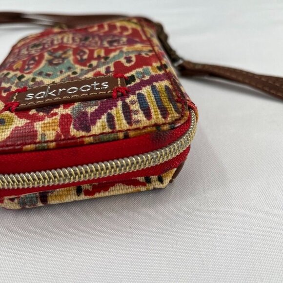 Sakroots Crossbody Phone Wallet  Red Aztec Print Shoulder Strap Brown Trim - Picture 5 of 12